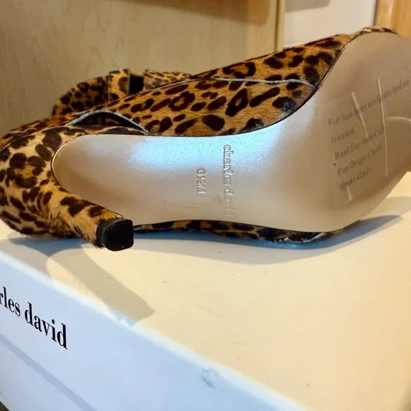 NWT Charles David Crosser Calf Hair Leopard Print Open Toe Heels - Picture 11 of 15